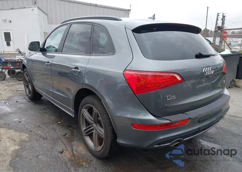 2012 Audi Q5 3.2 Premium Plus z USA, uszkodzony, nr VIN WA1DKAFP2CA135785